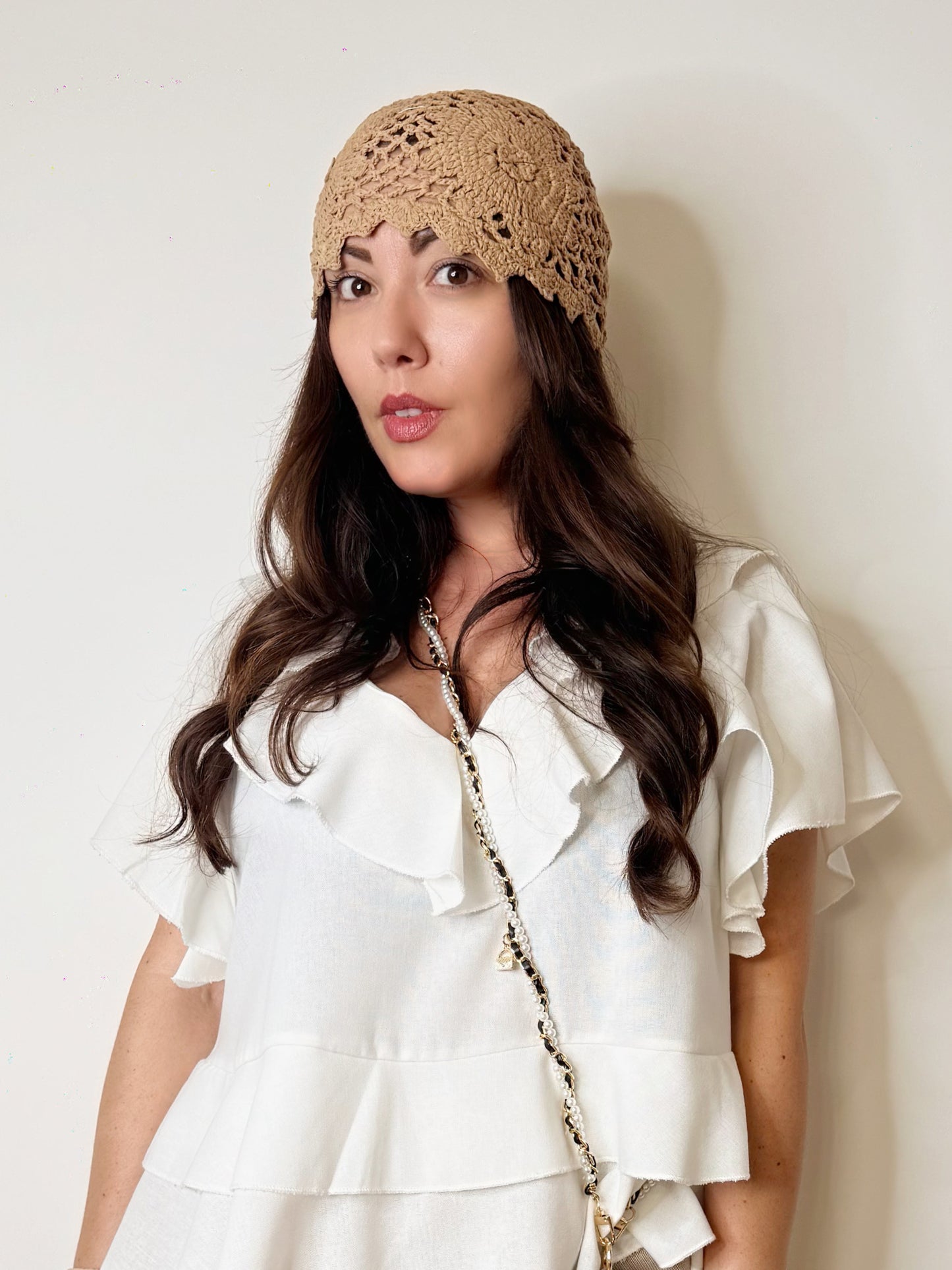 Cappello in crochet camel